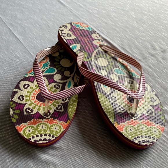 Vera Bradley Shoes - Vera Bradley Thong/Flipflop Sandals. M 7-8 EUC